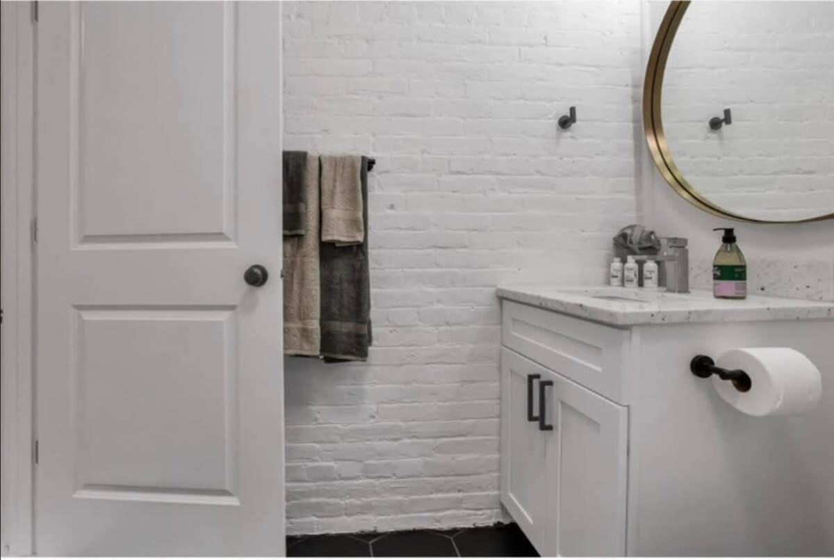 Housepitality - The Short North Sanctuary Apartment