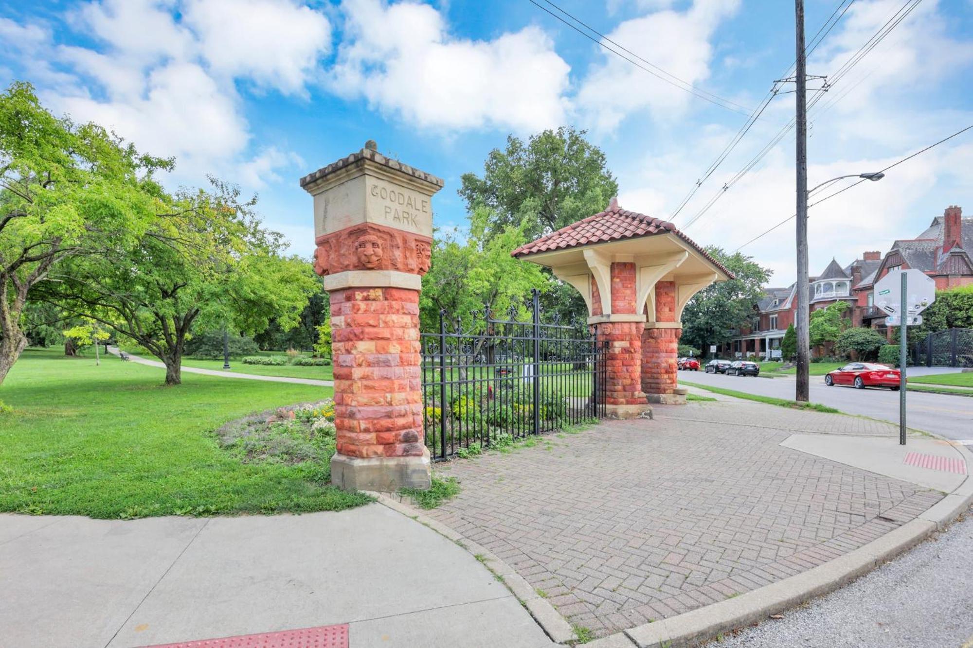 Housepitality - The Short North Sanctuary Apartment