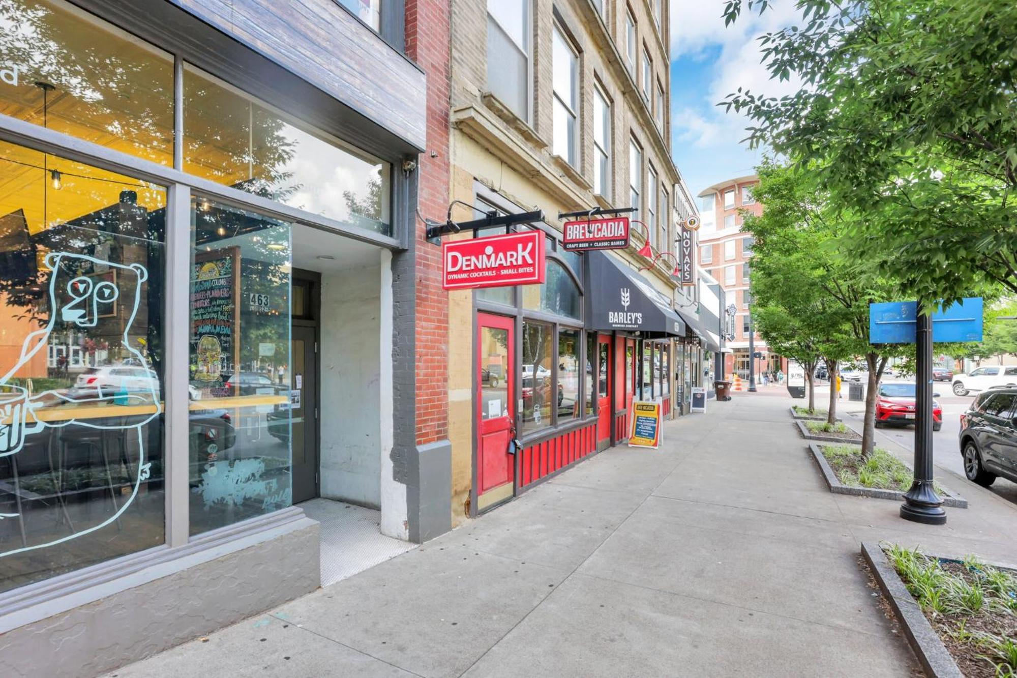 Housepitality - The Short North Sanctuary Apartment