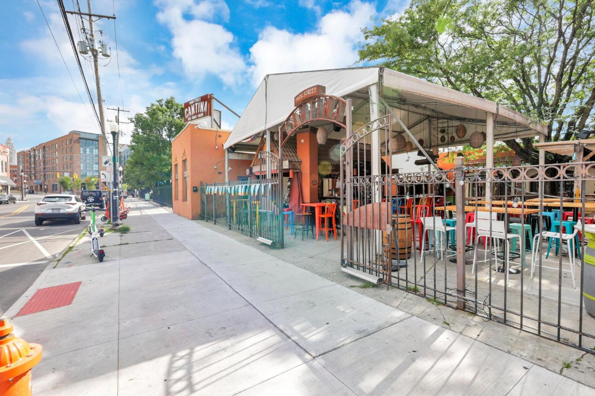 Housepitality - The Short North Sanctuary Apartment
